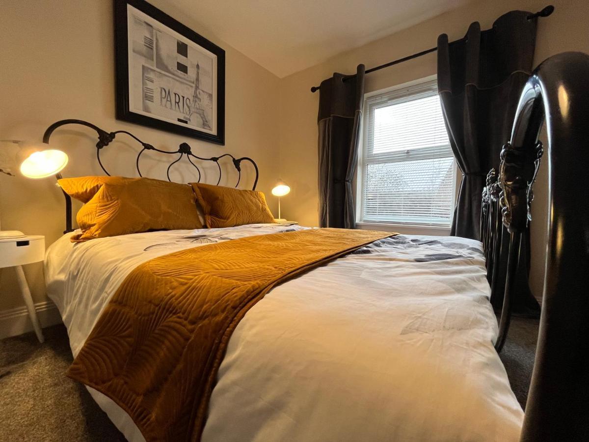 York Centre 2 Bedroom Renovated Flat, 8 Escrick Street Bagian luar foto