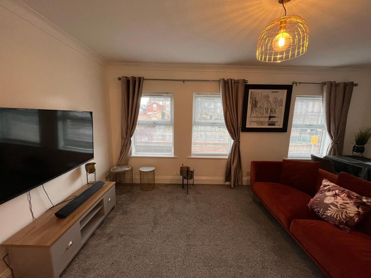 York Centre 2 Bedroom Renovated Flat, 8 Escrick Street Bagian luar foto